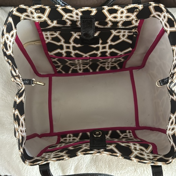 Kate Spade New York hobo bag, neutral colors, EUC 1 minor callout on 1 corner - Picture 5 of 8